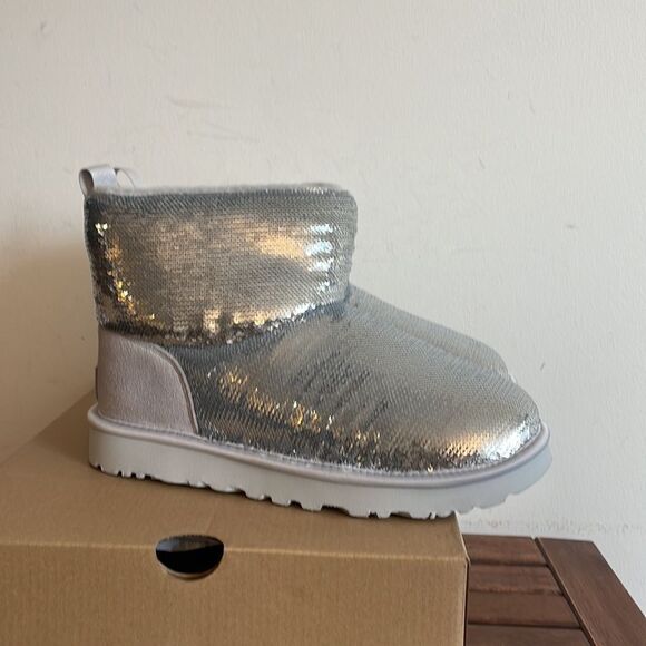 UGG Classic Mini Mirror Ball Boots Silver USA Women 7/UK 5/EU 38 - Picture 7 of 13